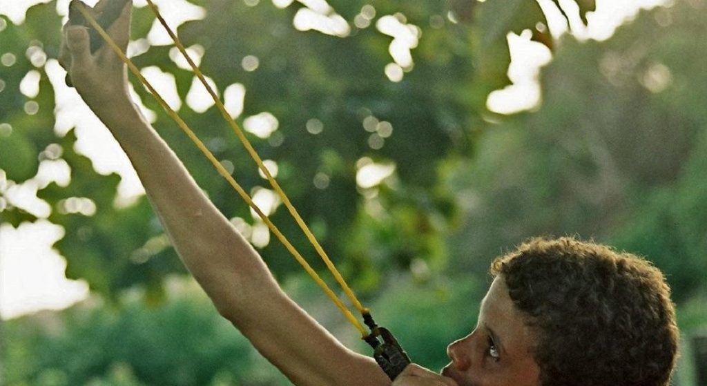 Vereador retira projeto de regulamentação de porte de estilingue