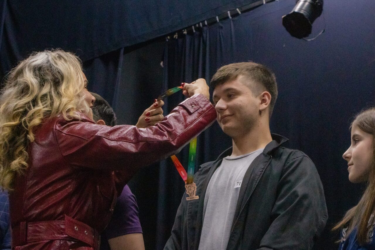 UEPG premia mais de noventa crianças e jovens em cerimônia da OBMEP