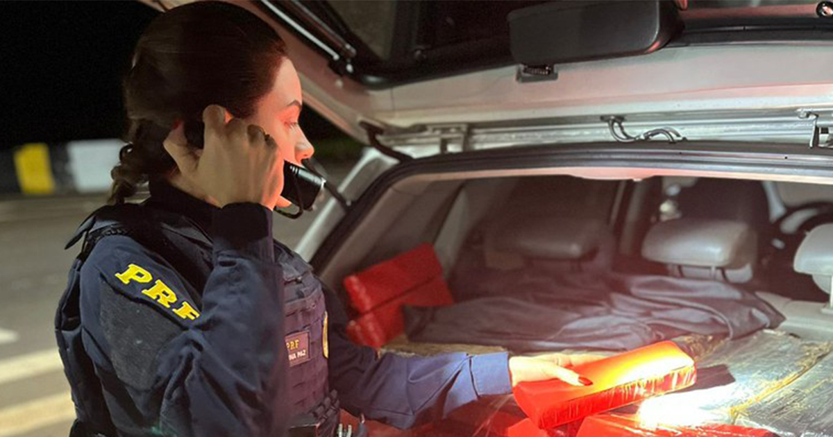 PRF apreende meia tonelada de droga em veículo furtado no Paraná