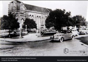 Praça Barão de Garaúna no Centro