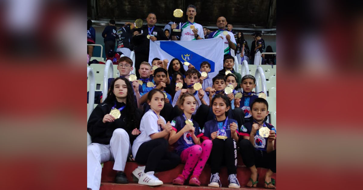 Ponta Grossa Sobe ao Pódio por Equipes no Campeonato Paranaense de Taekwondo