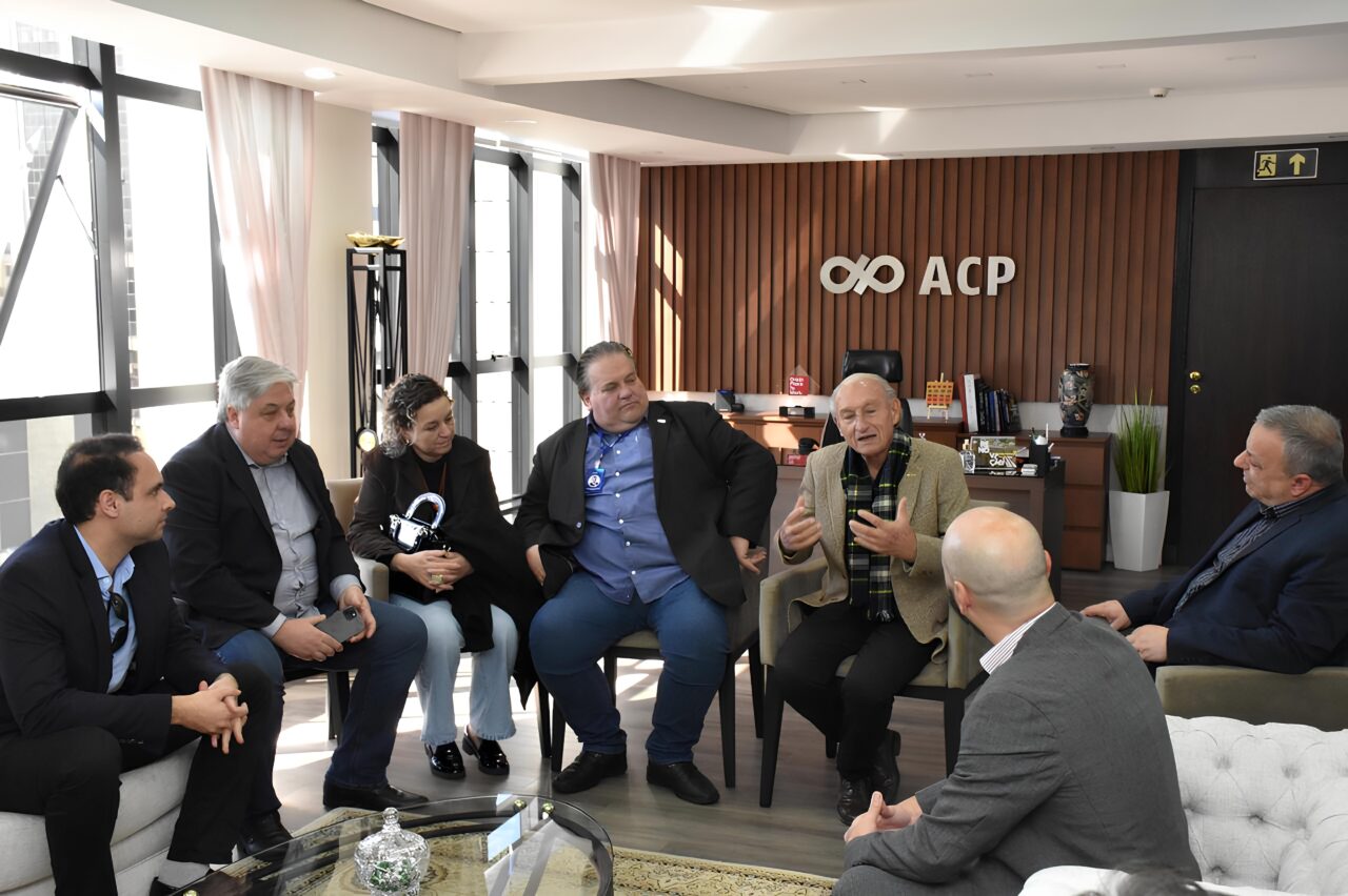 Sindilojas PG é presença em evento de escritório internacional de crédito