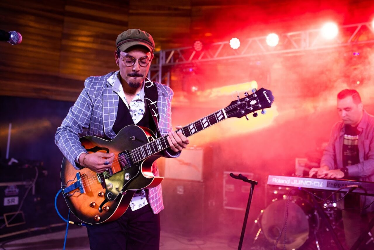 Músico de PG faz gravação de show memorável na Concha Acústica