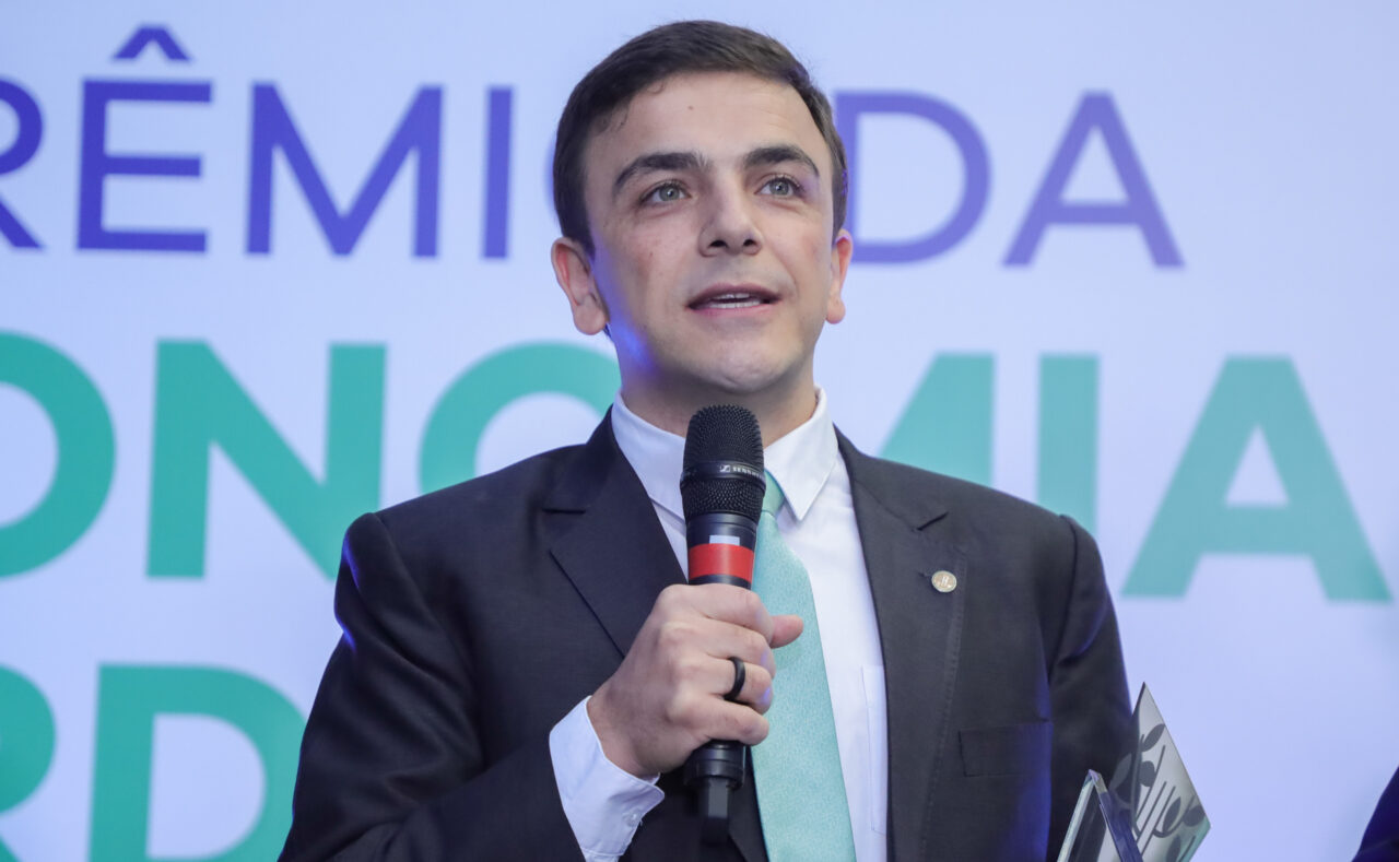 Aliel Machado é indicado ao Prêmio Congresso em Foco 2024