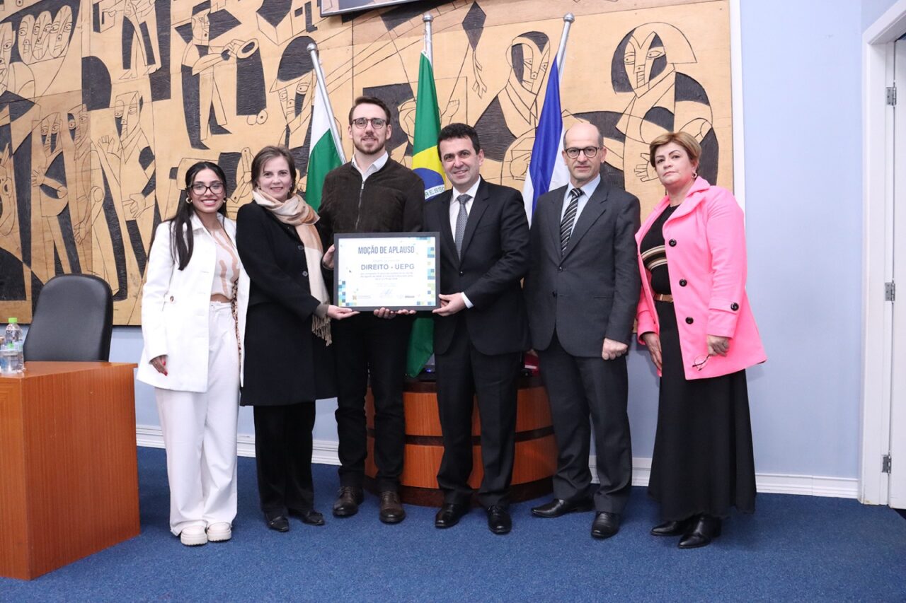 Curso de Direito da UEPG completa 70 anos e recebe homenagem na Câmara