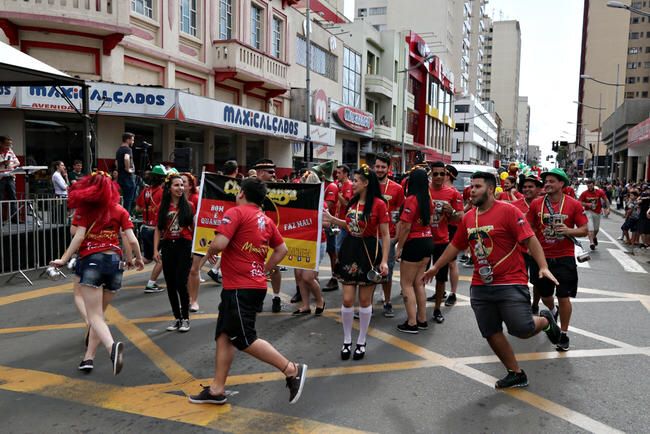Bora desfilar, turma? Inscrições abertas para o desfile de abertura da 33ª Münchenfest
