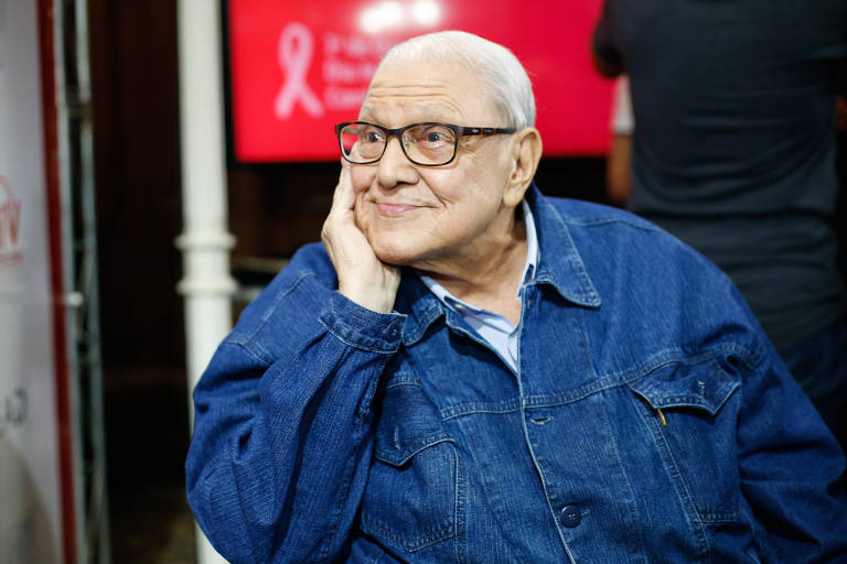 Morre aos 87 anos Ary Toledo, ícone do humor brasileiro, em São Paulo