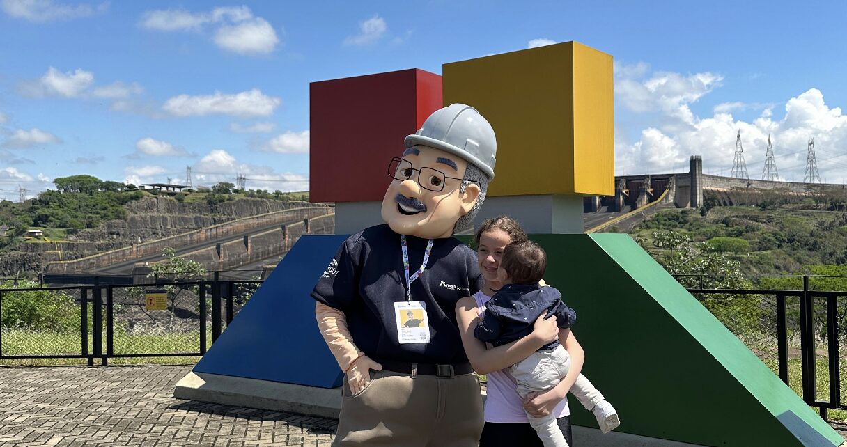 Turismo da Itaipu recebe 4.274 visitantes no fim de semana