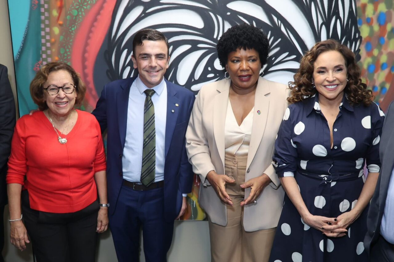 Aliel Machado recebe artistas na Comissão de Cultura e destaca importância do setor