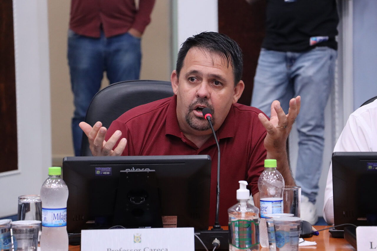 Professor Careca cobra explicações sobre estudo milionário do Aeroporto Sant’Ana