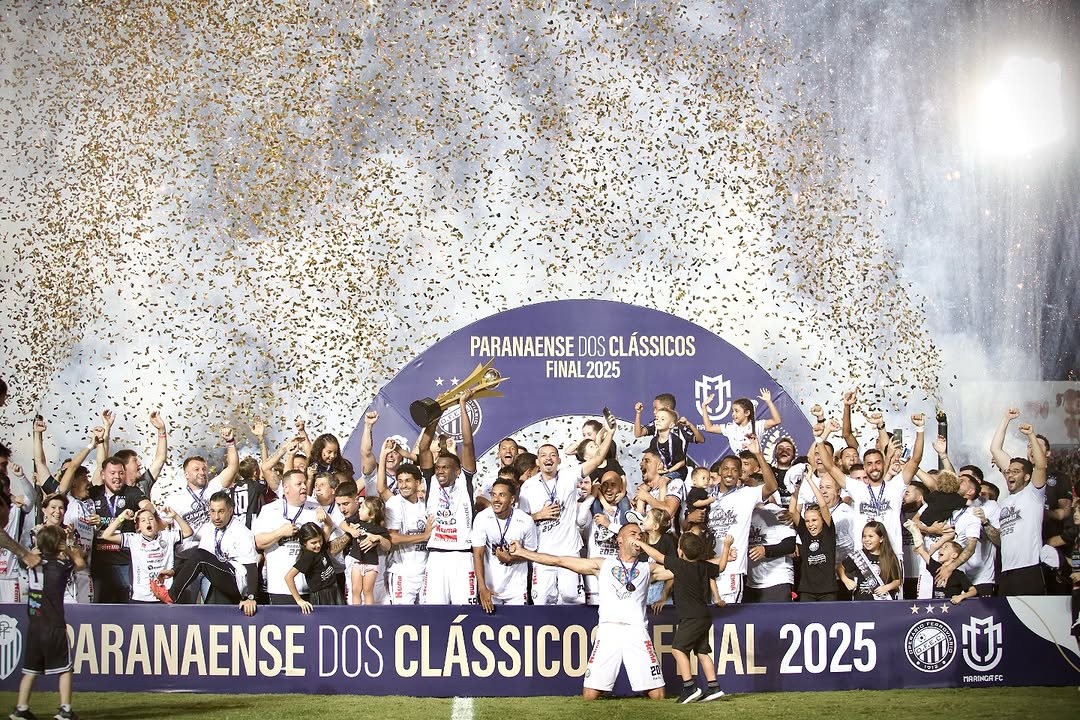 Sócios do Operário podem tirar foto com a taça