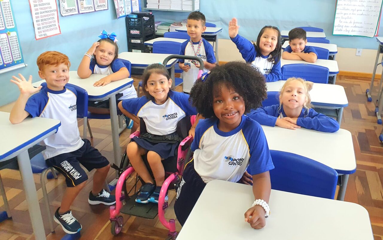 Prefeitura inicia entrega de 34 mil uniformes escolares