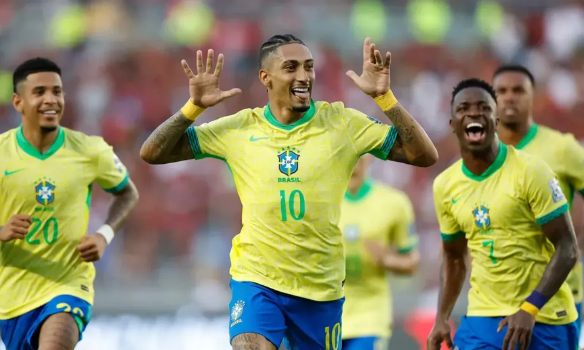 Brasil enfrenta Argentina em Buenos Aires e Raphinha promete “porrada” no clássico