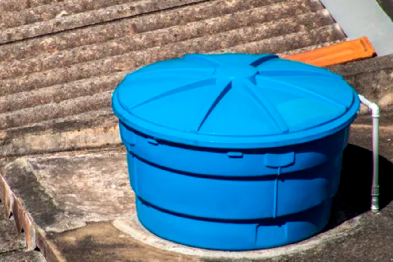 Instalação de caixas d’água ajuda a minimizar impactos da falta de água em Ponta Grossa