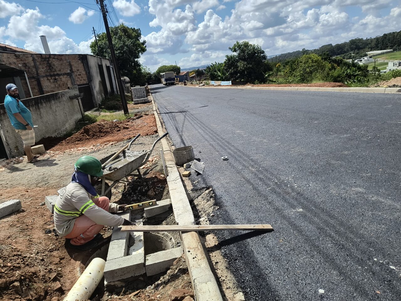 Prefeitura avança nas obras de pavimentação do Parque Nossa Senhora das Graças