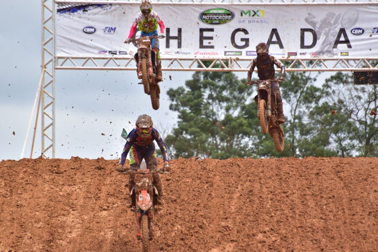 MX1 GP BRASIL reúne 40 mil pessoas no fim de semana em PG