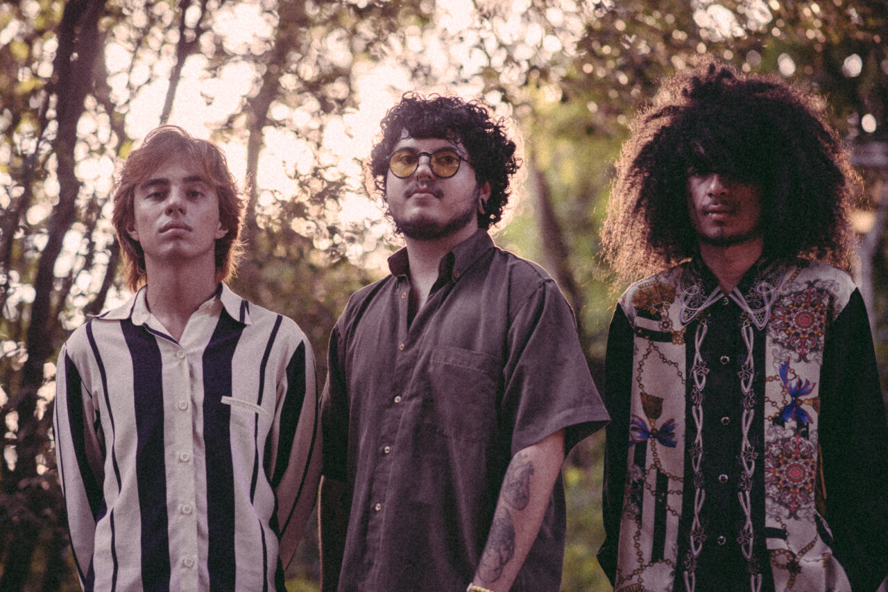 Banda ponta-grossense Hoovaranas divulga turnê por 12 estados