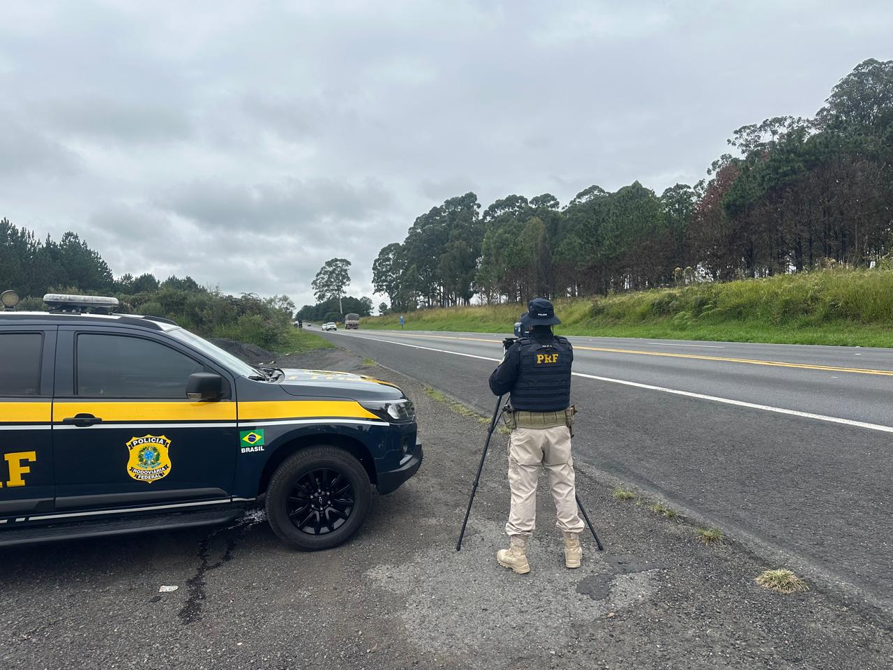 Velocidade acima do limite marca feriado nas rodovias da região