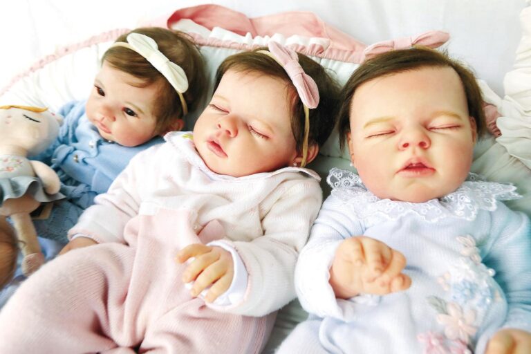 Projeto de lei propõe apoio psicológico para pais e mães de bebês reborn