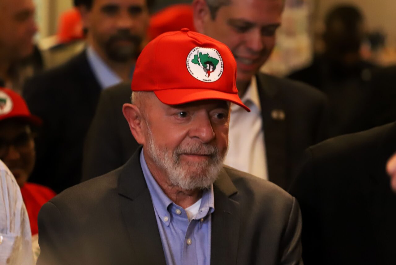 Lula visita Ortigueira para oficializar assentamento de famílias no Paraná