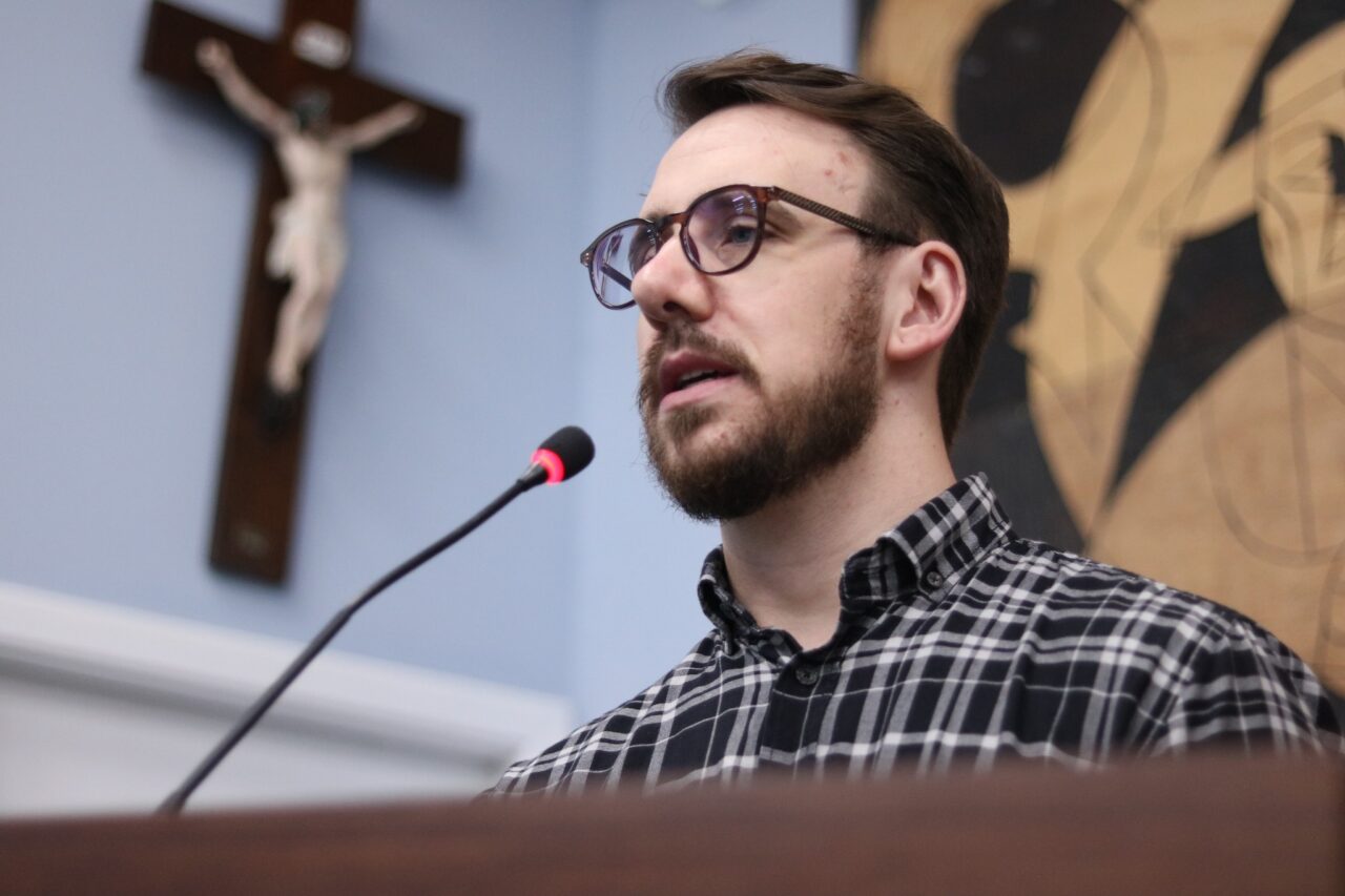 Geraldo Stocco cobra reforço da iluminação no entorno do ‘Cursinho Popular’ em Uvaranas