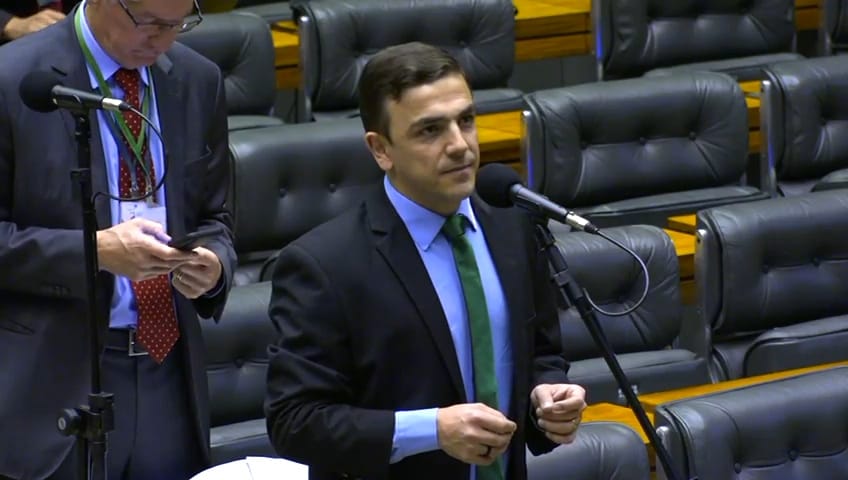 Aliel Machado se manifesta contra aumento de impostos