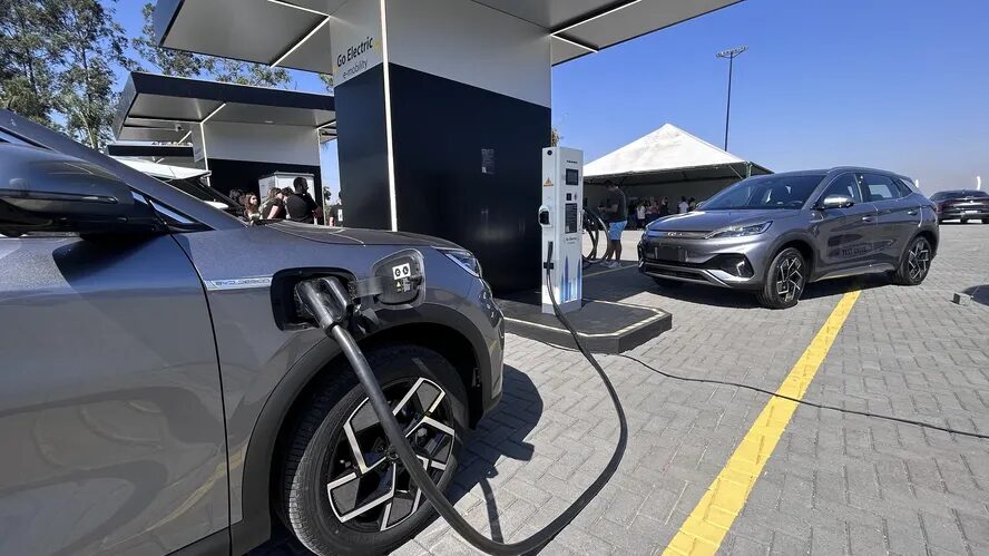 Distrito Federal estuda linha de crédito para motoristas de aplicativo comprarem carros elétricos