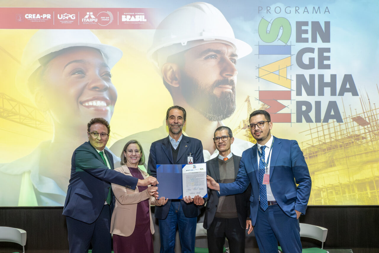 Itaipu e UEPG firmam parceria para capacitar engenheiros que atuarão em municípios do Paraná