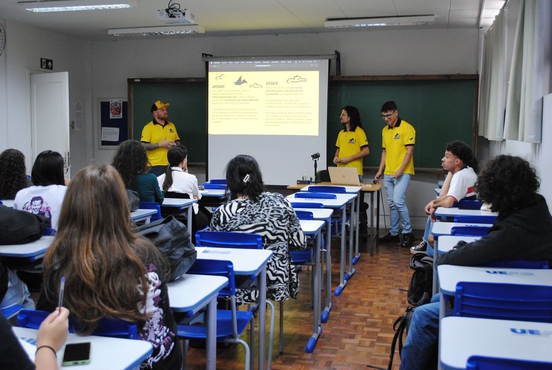 Pontagrossauros realiza oficina de podcast para alunos de jornalismo da UEPG