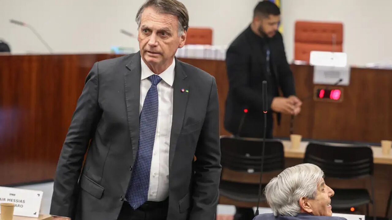 STF condena Bolsonaro a 27 anos e três meses de prisão