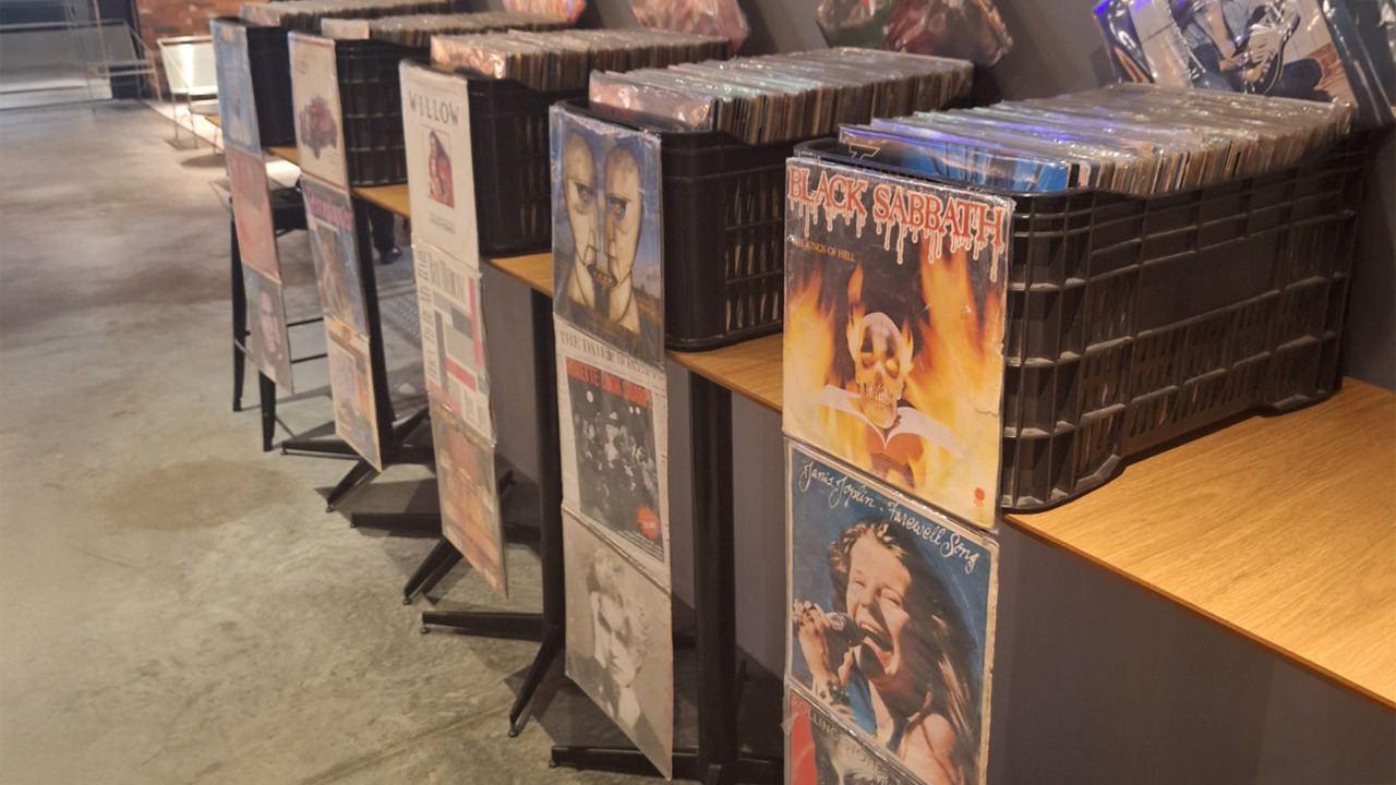 Feira de Vinil estreia em Ponta Grossa com expositores e discotecagem