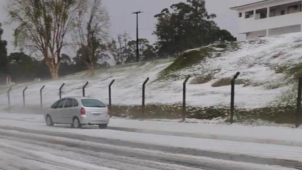 Tempestade de granizo danifica 600 casas em Castro