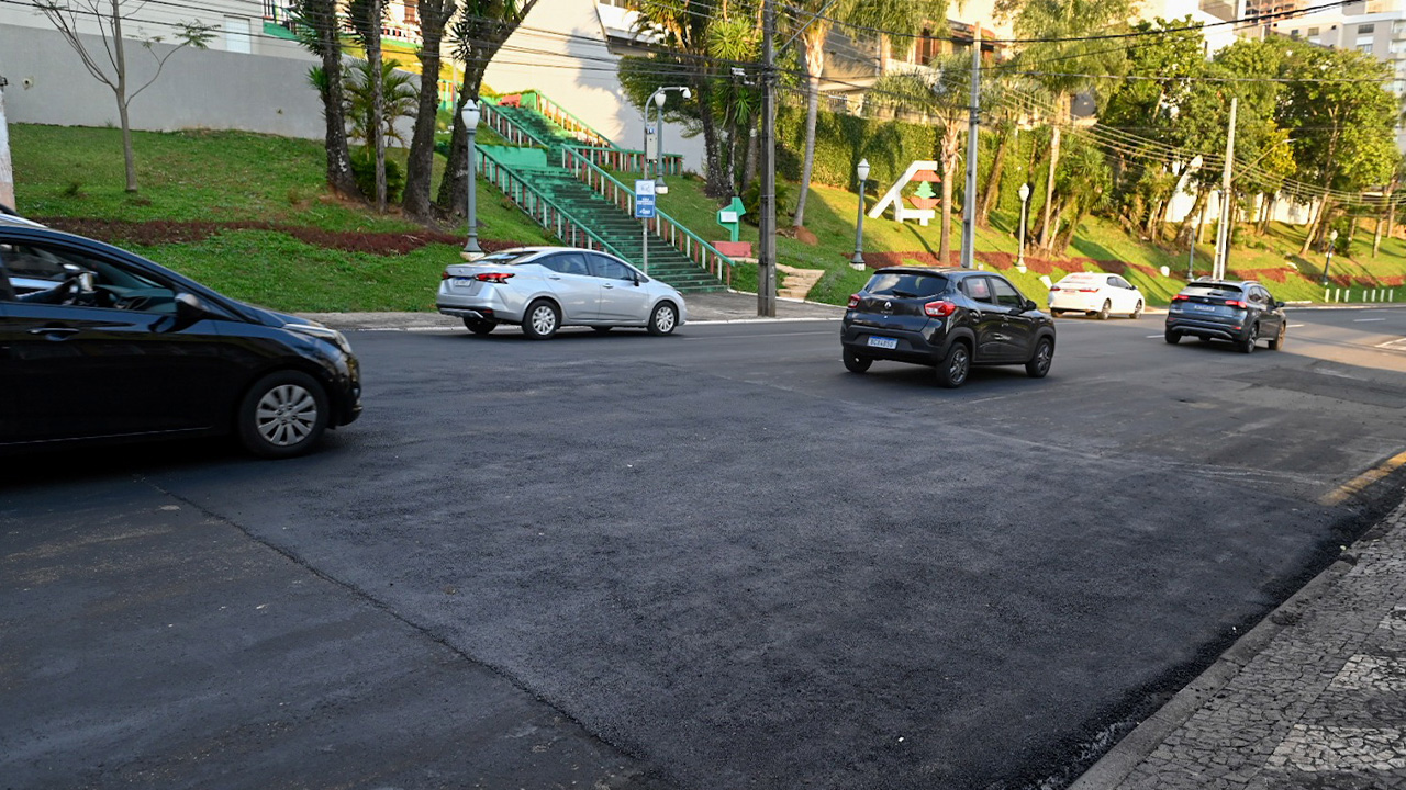 Retirada de lombadas irregulares é iniciada em Ponta Grossa