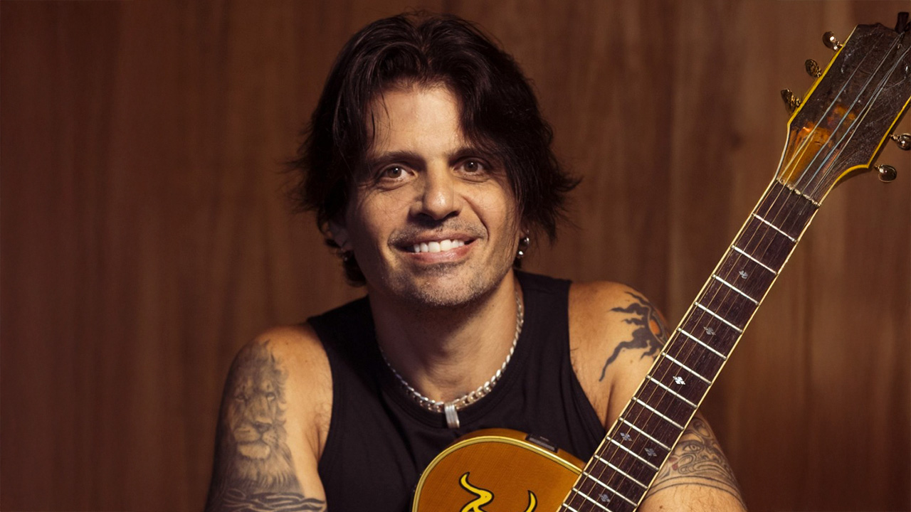 Marcus Menna, ex-vocalista do LS Jack, se apresenta no Estação PG nesta sexta-feira