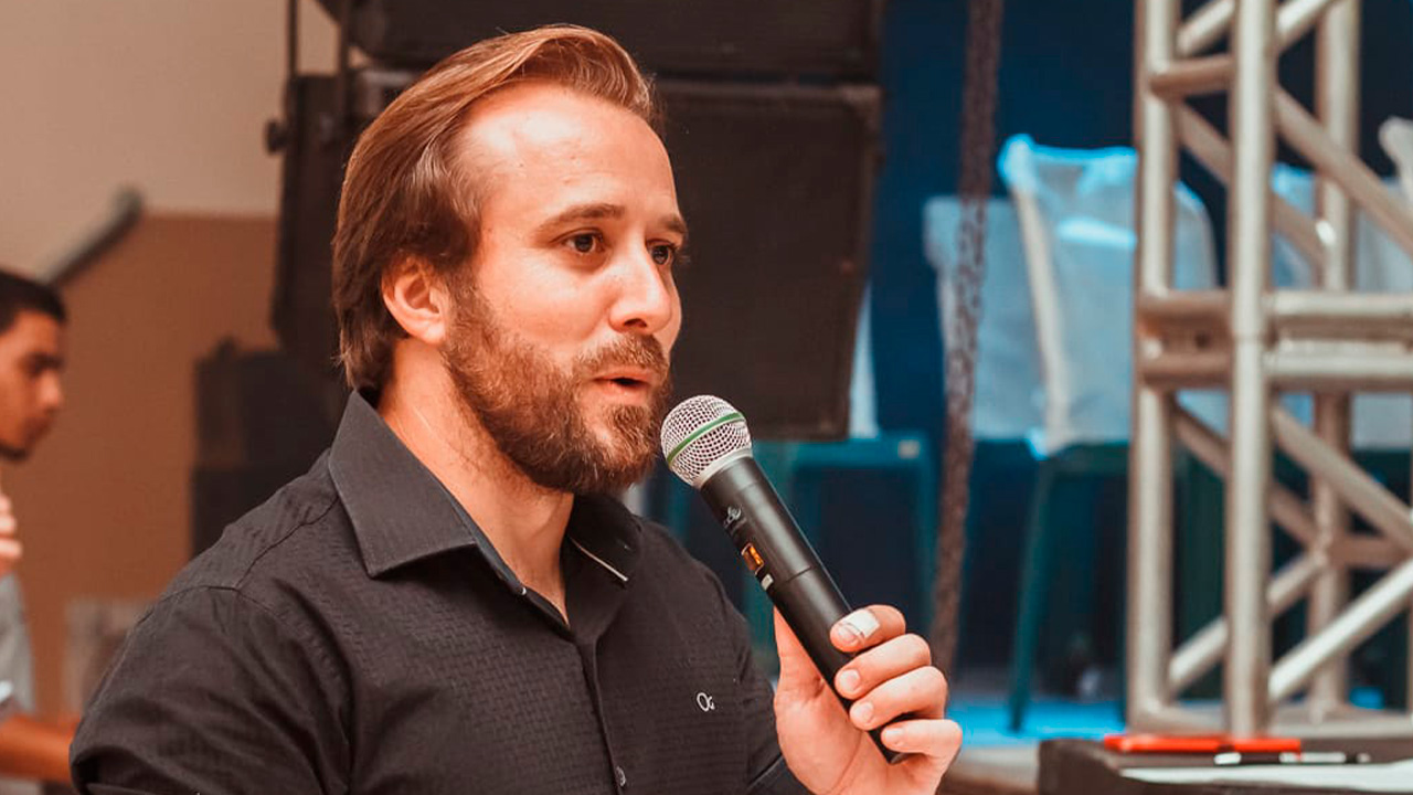 Januário Kordiak, professor e aventureiro, é o convidado do episódio 101 do Pontagrossauros Podcast