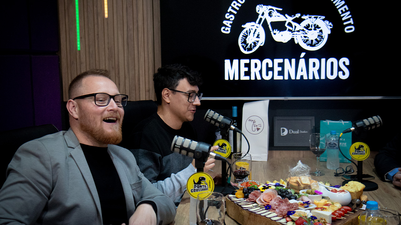 Pontagrossauros Podcast celebra 100º episódio com retrospectiva especial