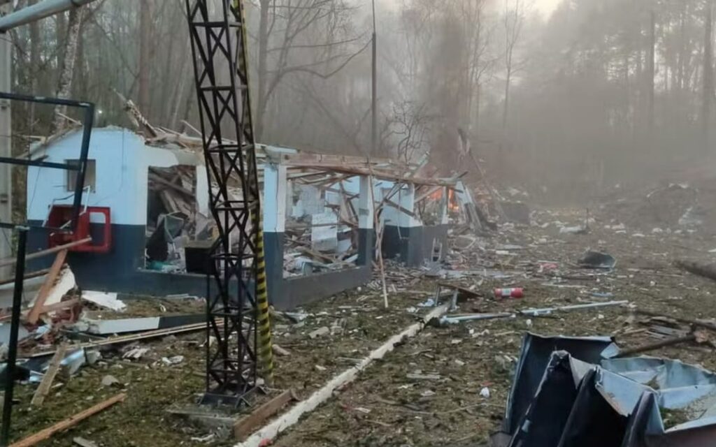 Explosão em fábrica de Quatro Barras deixa 9 mortos; bombeiros retomam buscas nesta quarta