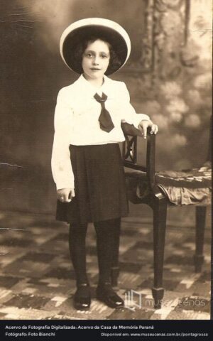 Uniforme de gala do Colégio Sant’Ana (década de 1940)