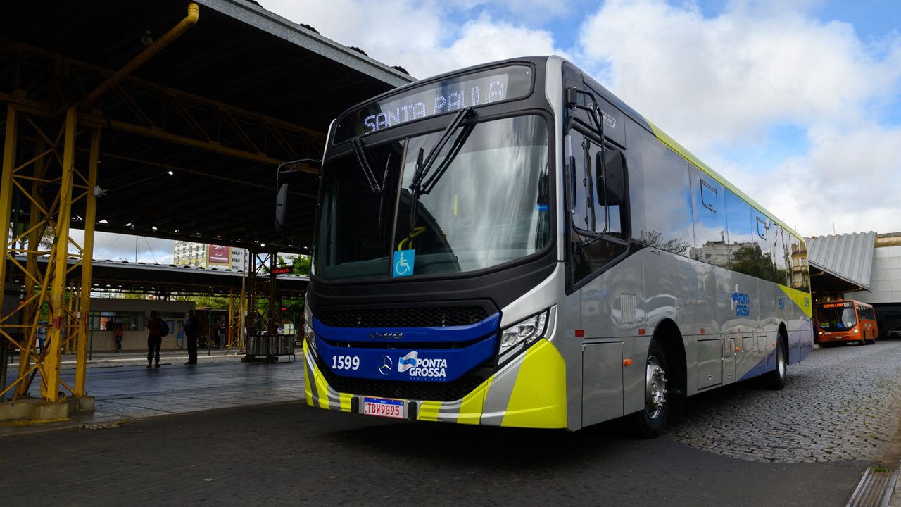 Novo modelo de ônibus começa a circular em Ponta Grossa