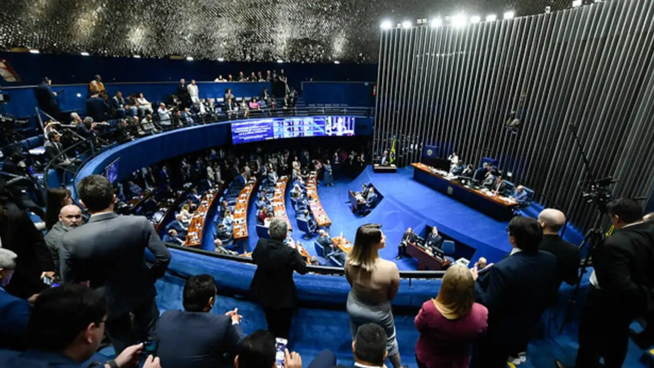 Senado aprova redução do prazo de inelegibilidade para 8 anos na Lei da Ficha Limpa