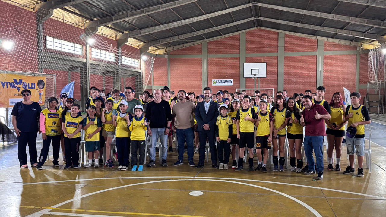 Professor Careca destaca os 10 anos de atividades do Projeto Viva Vôlei